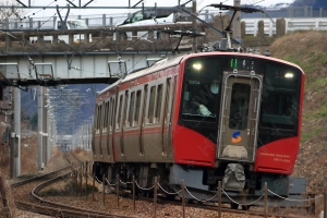 しなの鉄道線は長野県の主要地域を結ぶ