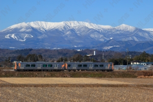 蔵王連峰が流れる阿武隈の鉄道路線