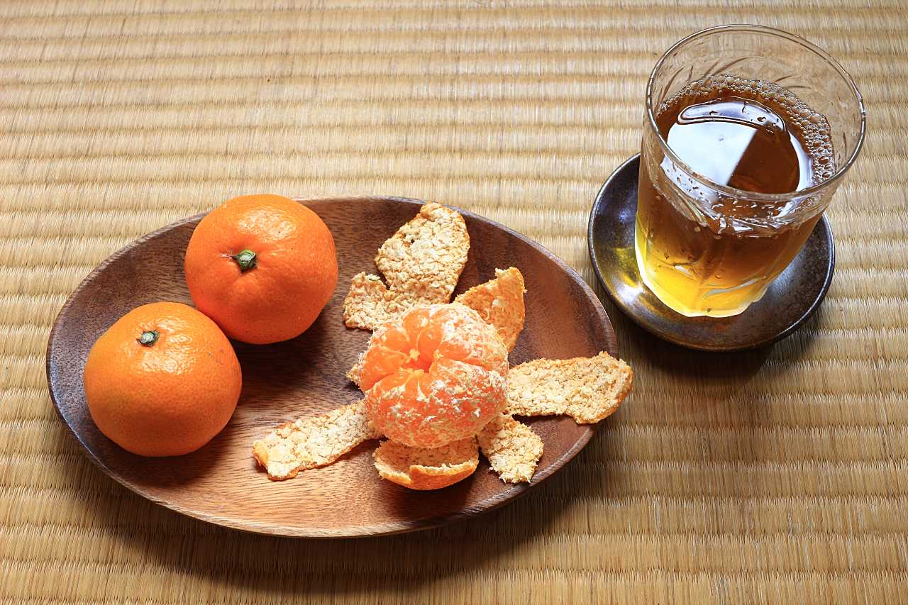 冬みかんと和室の写真素材