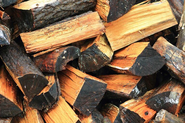 薪割り木材の写真素材