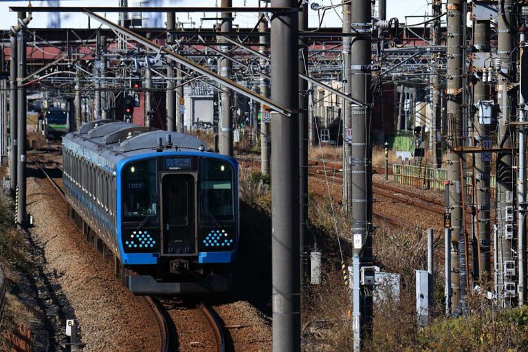 相模線が橋本駅を出発の写真素材