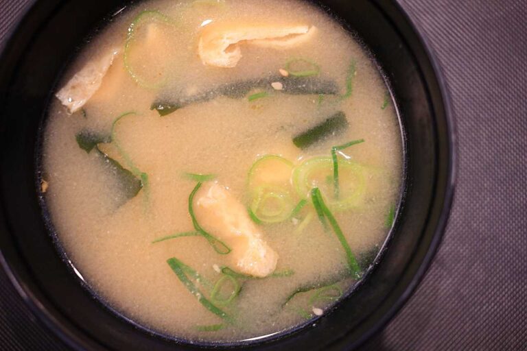 あたたかいお味噌汁の写真素材