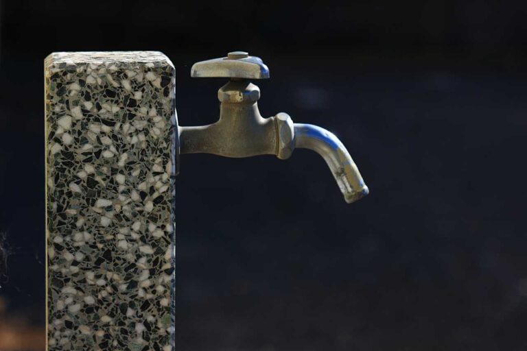 水道蛇口の写真素材