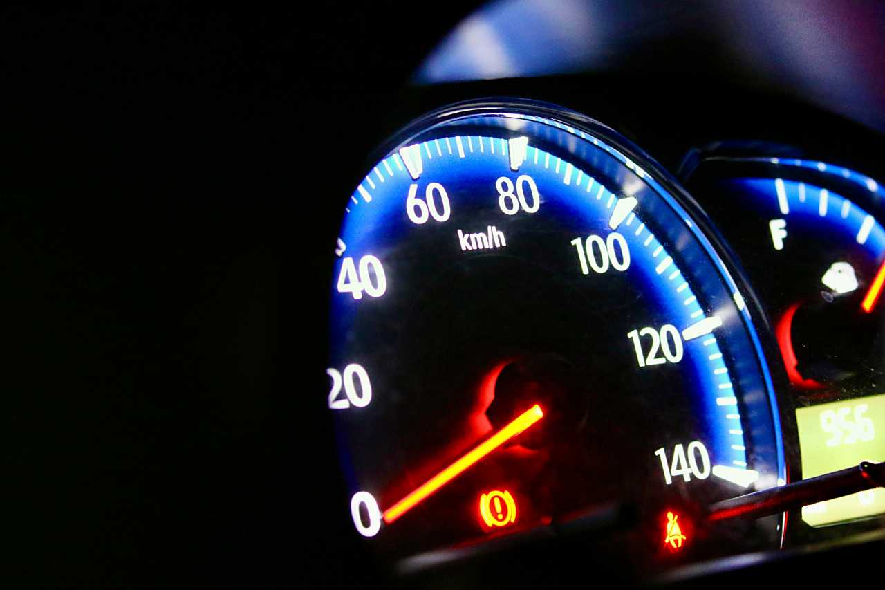 アイドリングの写真素材