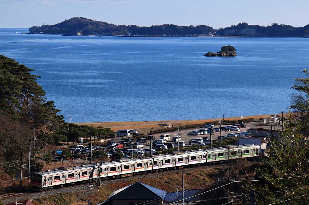 仙石線と日本三景松島の写真素材