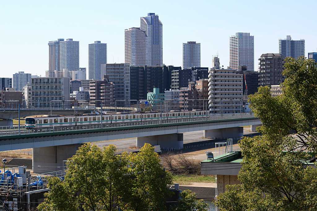 ベッドタウンと地下鉄の写真素材