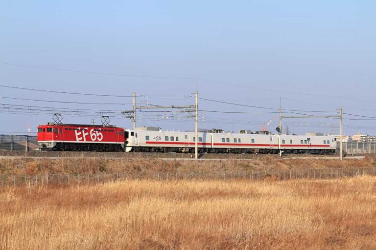 検測列車が安全点検の写真素材