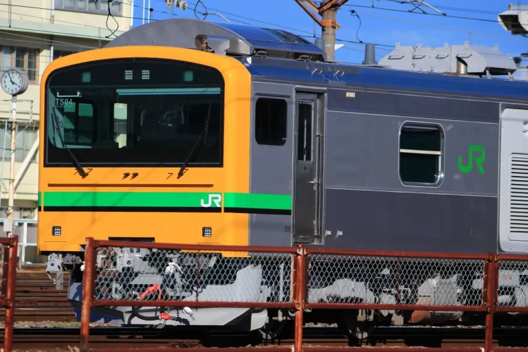 地球と共に走り続ける未来の鉄道技術